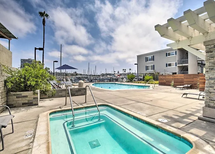 Beachfront Condo With Pool & Hot Tub