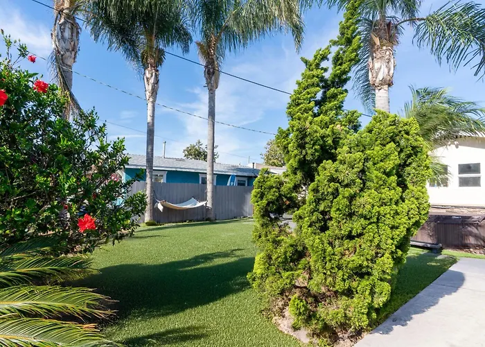 Oceanside Rocks Family Vacation Home